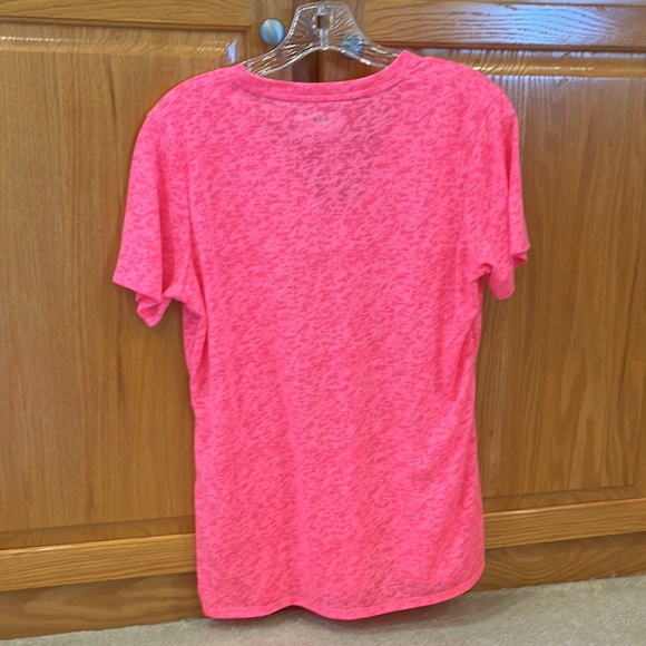 Under Armour, women’s athletic top, pink, size L - Picture 4 of 5